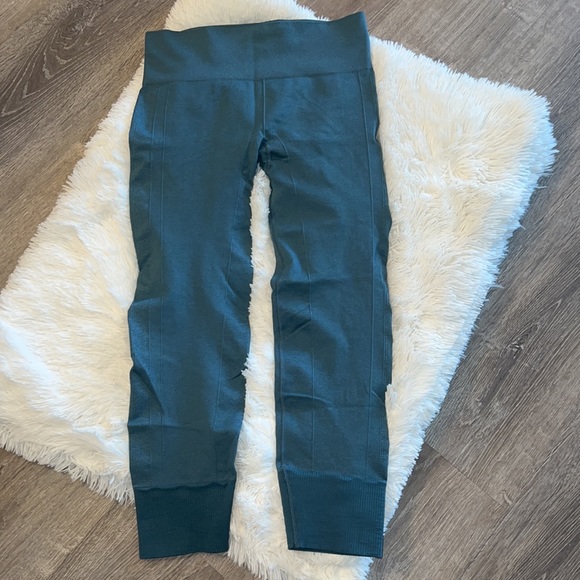 Lululemon Ebb to Street Pant - Size 12 - Picture 5 of 10